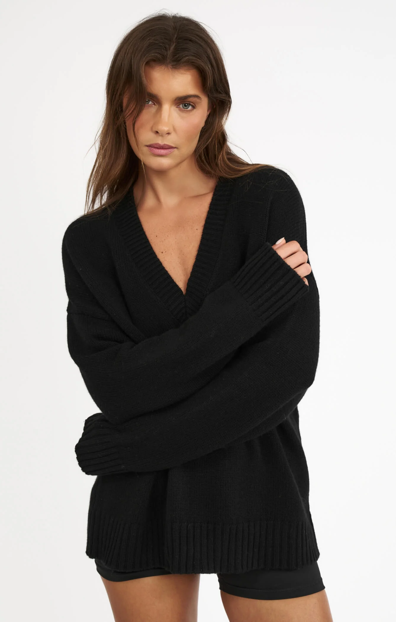 THE DEEP V-NECK JUMPER - BLACK - Image 2