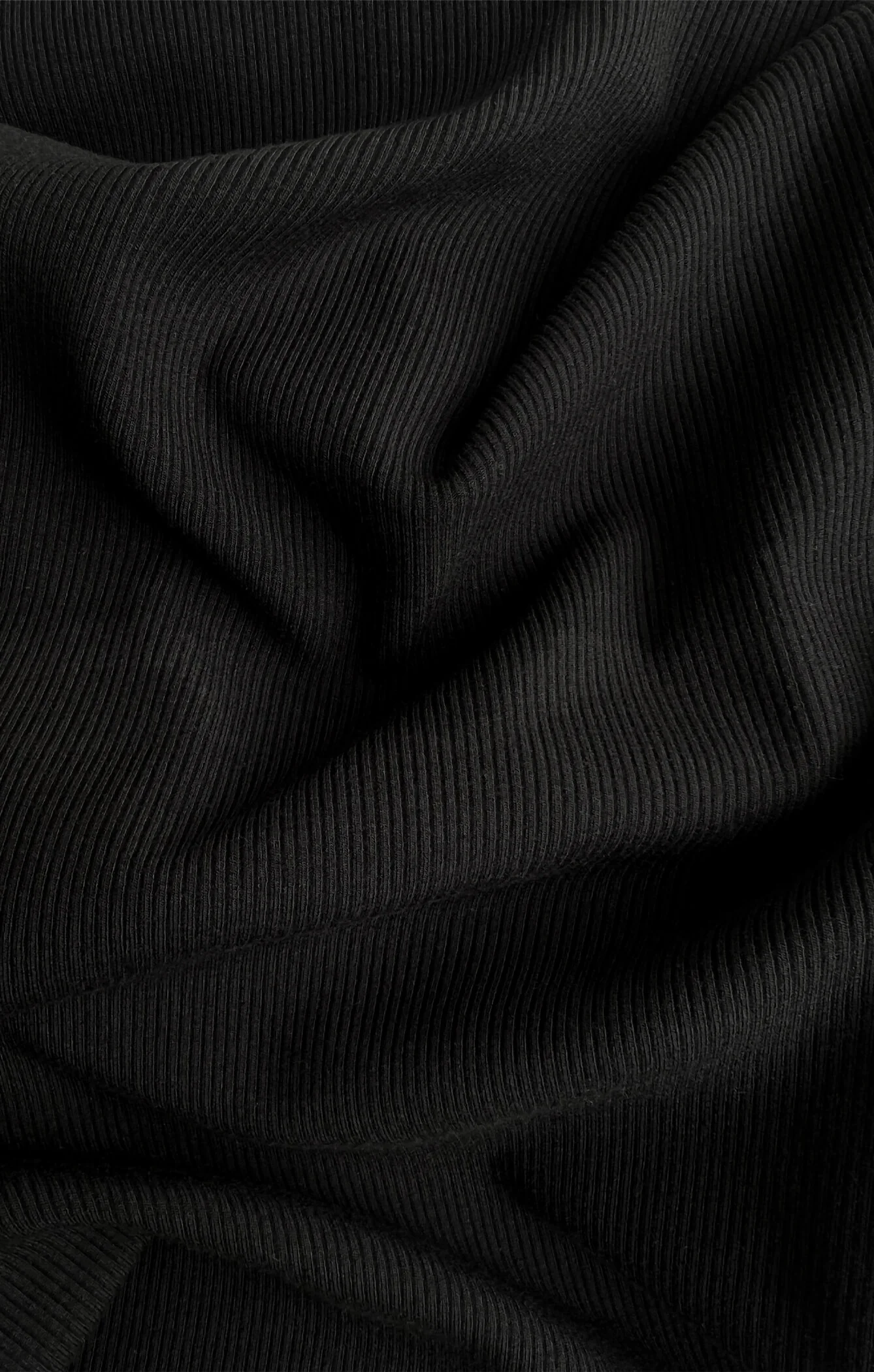 THE LUXE RIB BABY TEE - BLACK - Image 7