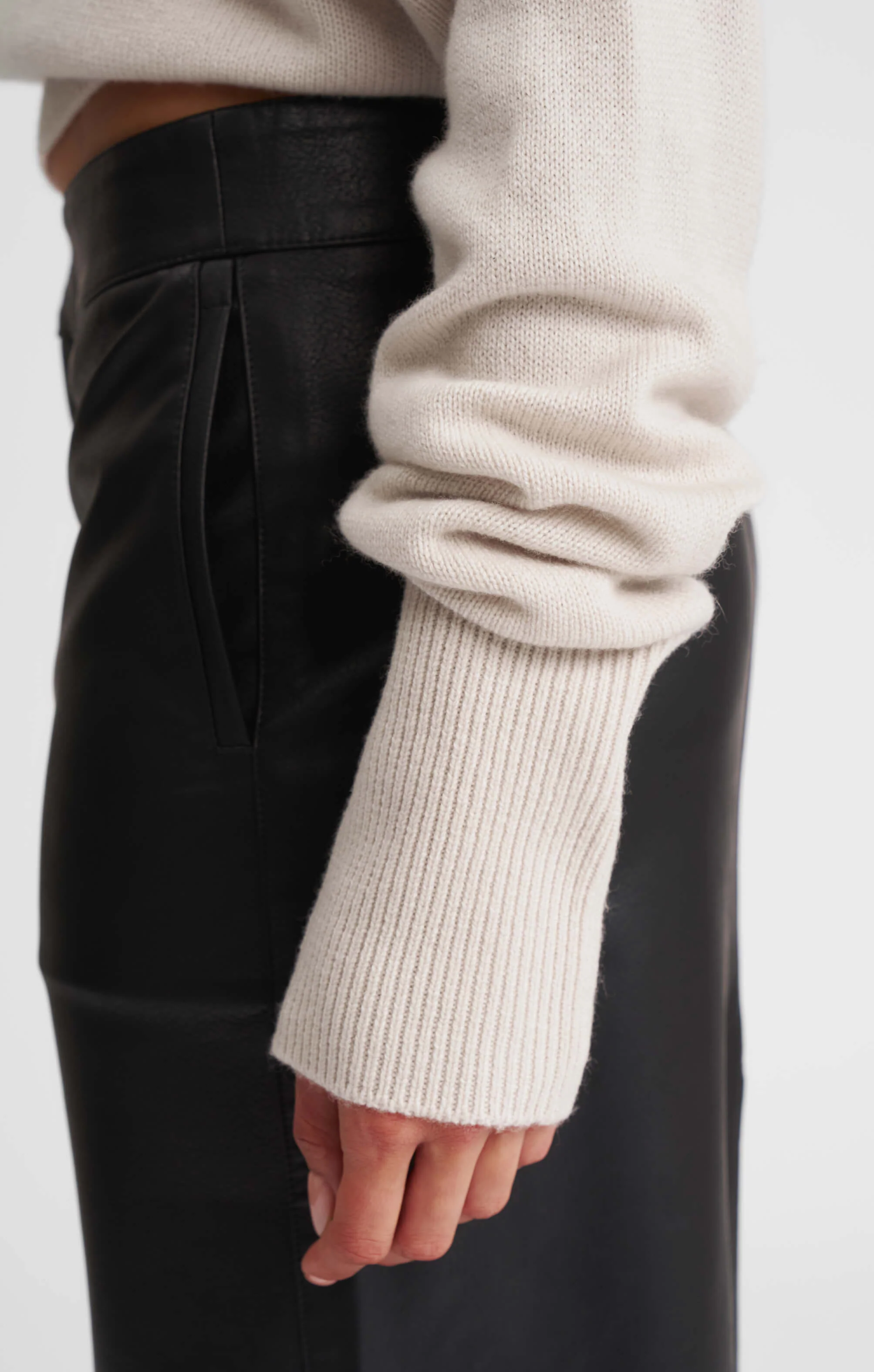 THE OFF-SHOULDER KNIT - BONE - Image 5