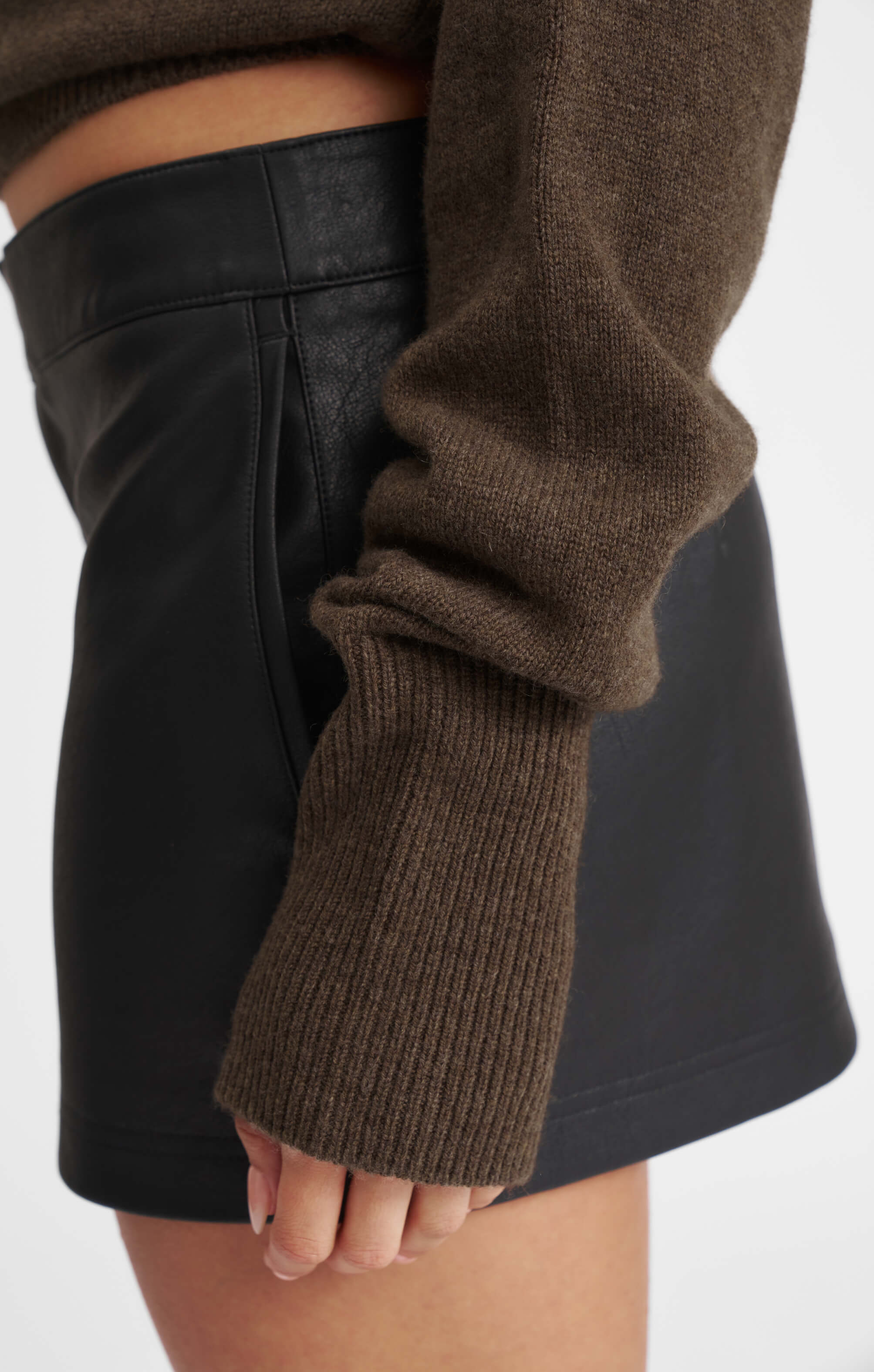 THE OFF-SHOULDER KNIT - ESPRESSO MARLE - Image 3
